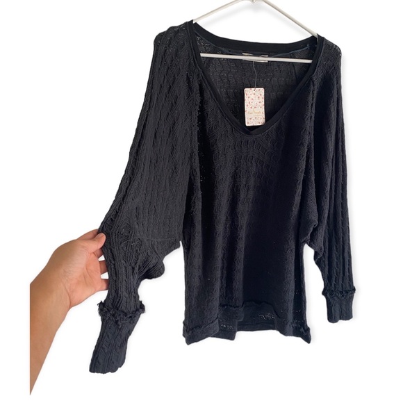 NWT We The Free Free People  Black Sweater Knit Top. Size small - Picture 3 of 7